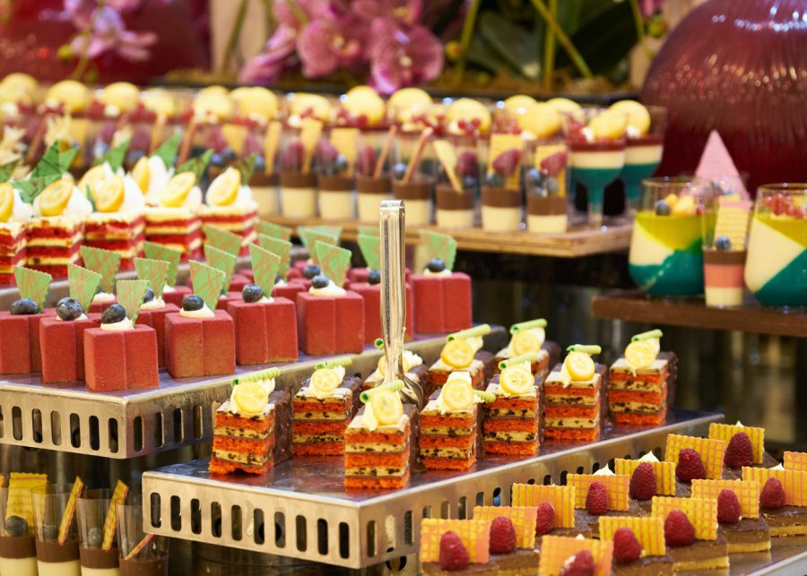 How to eat at a buffet