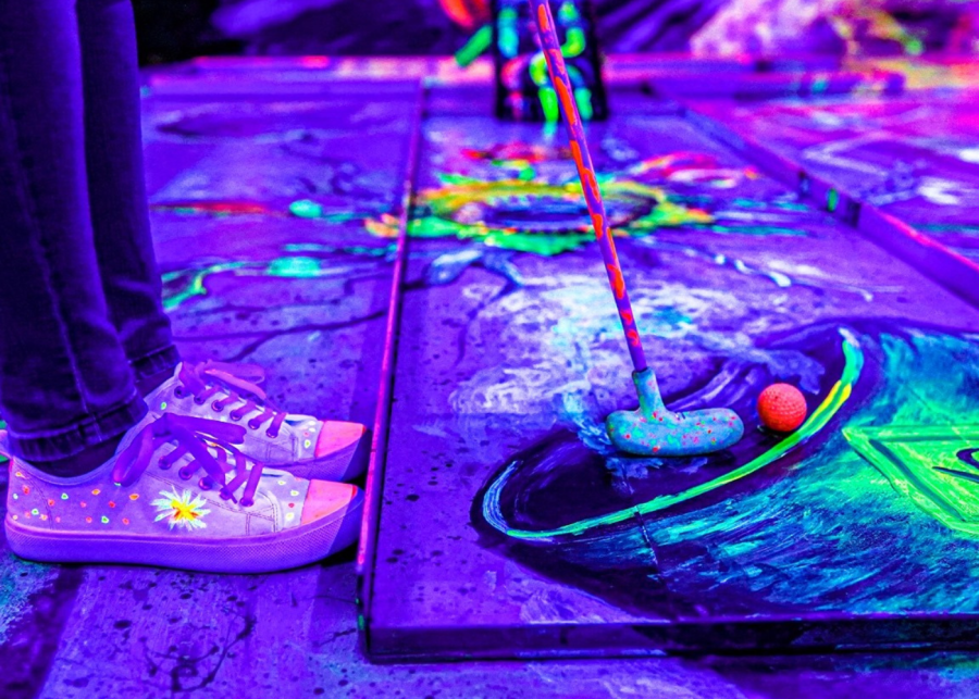 things to do in perth | glowing rooms mini golf