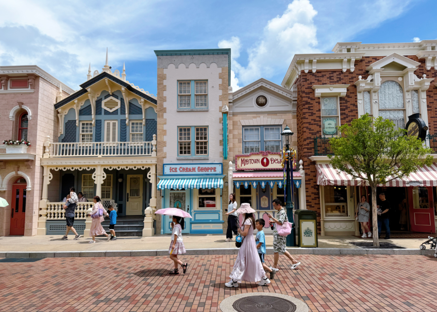 hong kong disneyland main street usa