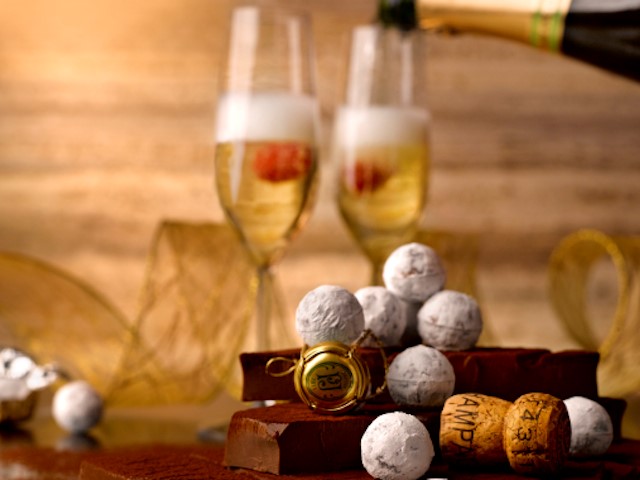 Grand Hyatt Singapore New Year's Eve Dining Deals