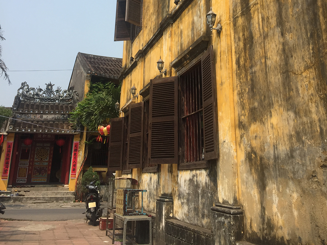 Wedding shopping in Vietnam: Guide to tailoring bridesmaids' outfits, groomsmen's suits, flower girls' dresses and more