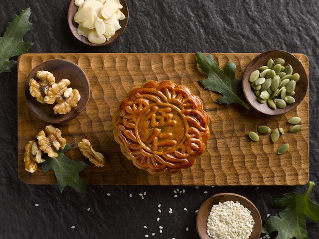 Mooncakes in Singapore: Gorgeous traditional and snowskin treats at Szechuan Court, Fairmont Singapore