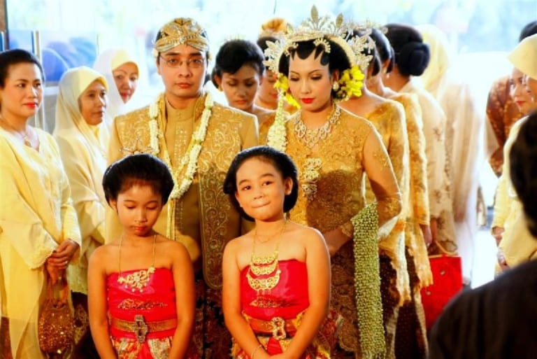 Islamic funeral rites in traditional Indonesian ceremony