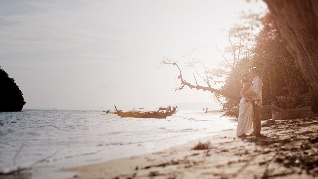 Real wedding: Jamie and Justin's free-spirited beach wedding in Krabi, Thailand