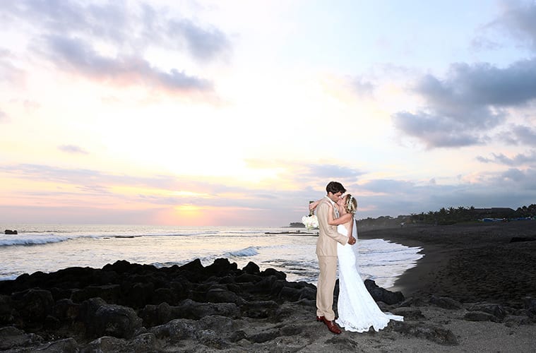 Real wedding: Katrien and Jonathan’s vintage-chic, outdoor wedding in Bali