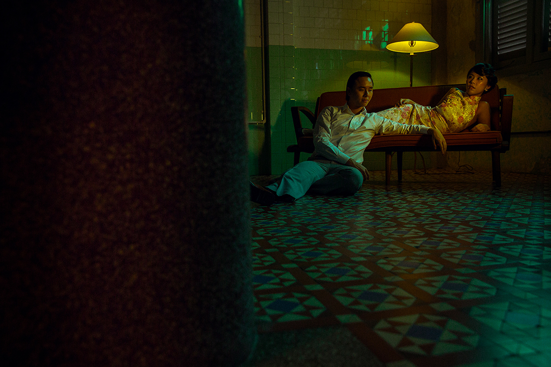 Pre-wedding photography in Singapore: A photoshoot inspired by Wong Kar Wai’s movie, ‘In The Mood For Love’