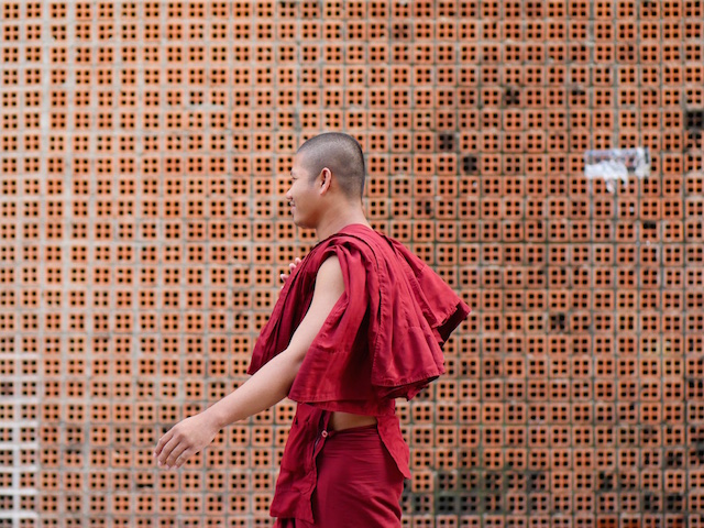 Cameras in Singapore: Taking a shot in the dark in Phnom Penh, Cambodia