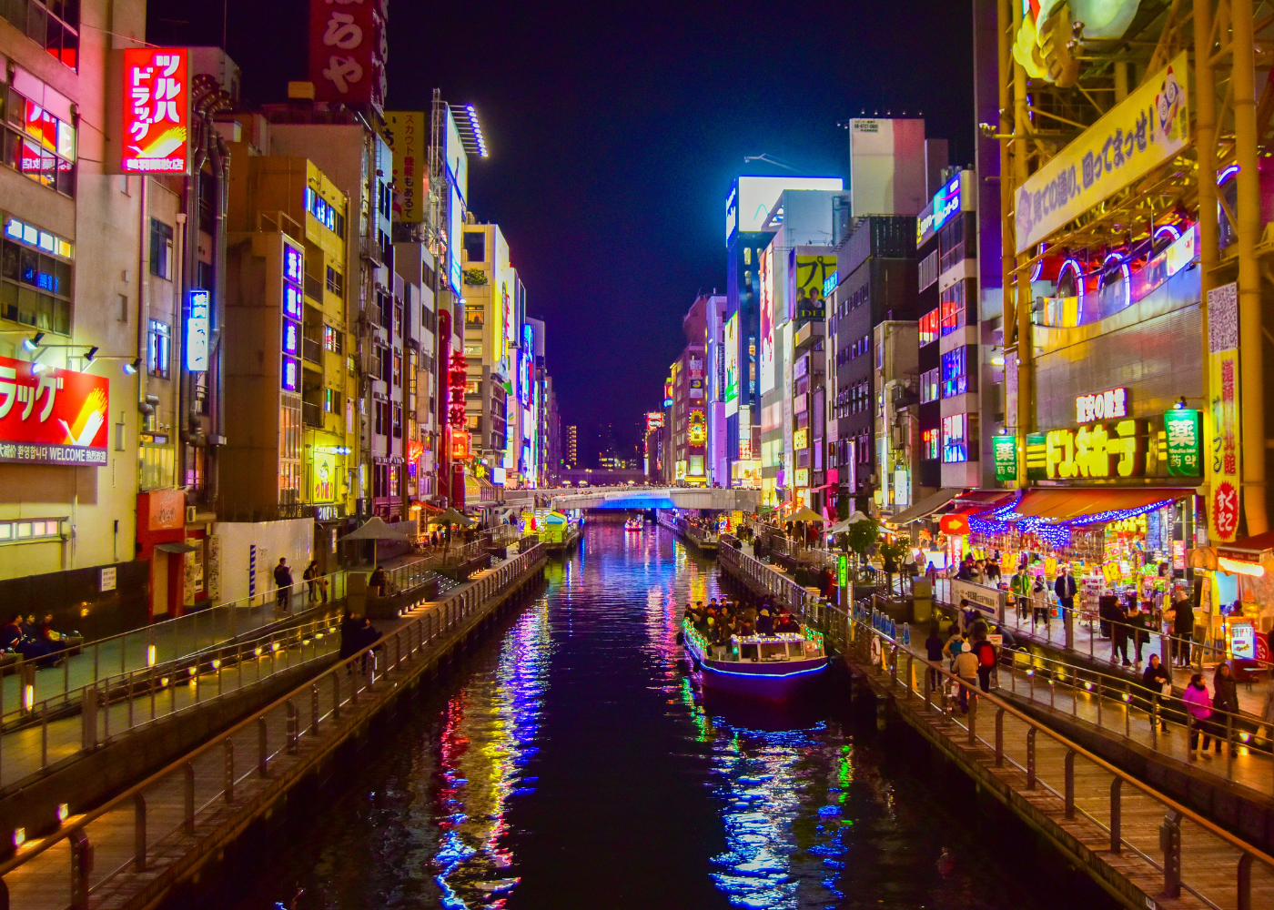 where to stay in osaka | dotonbori at night