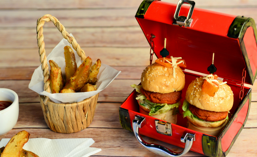 Set lunches in Singapore’s CBD: Clarke Quay offers daily promotions for business lunches and casual meetings