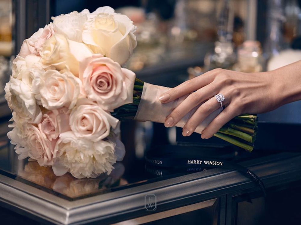 Jewellery stores in Singapore: How to choose the right diamond engagement ring