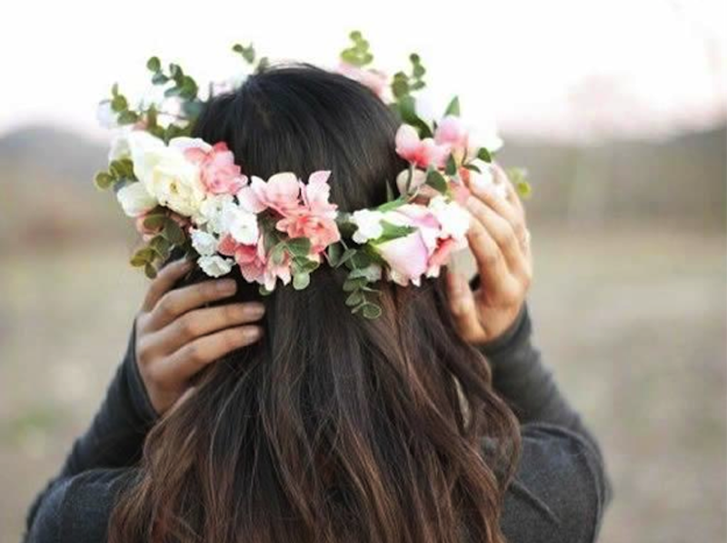 Wedding hairstyles: Beautiful floral crowns for boho brides