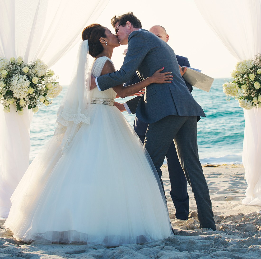 Real wedding: Geert and Tanya’s classy, romantic beach wedding at Abu Dhabi’s Zaya Nurai Island Resort