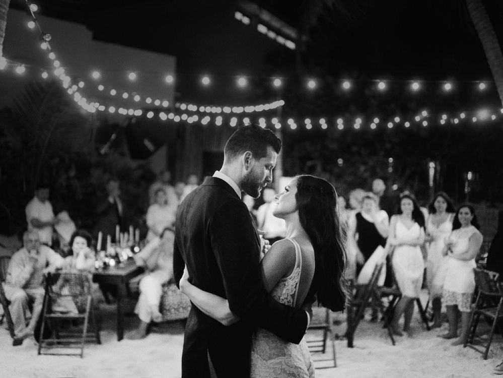 Live Music Bands In Singapore Singers And Musicians To Hire For Your Wedding Honeycombers Singapore