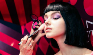 Festive Makeup Looks In Singapore Interview With Mac Senior Makeup Artist Carol Mackie On Party Ready Beauty Tips