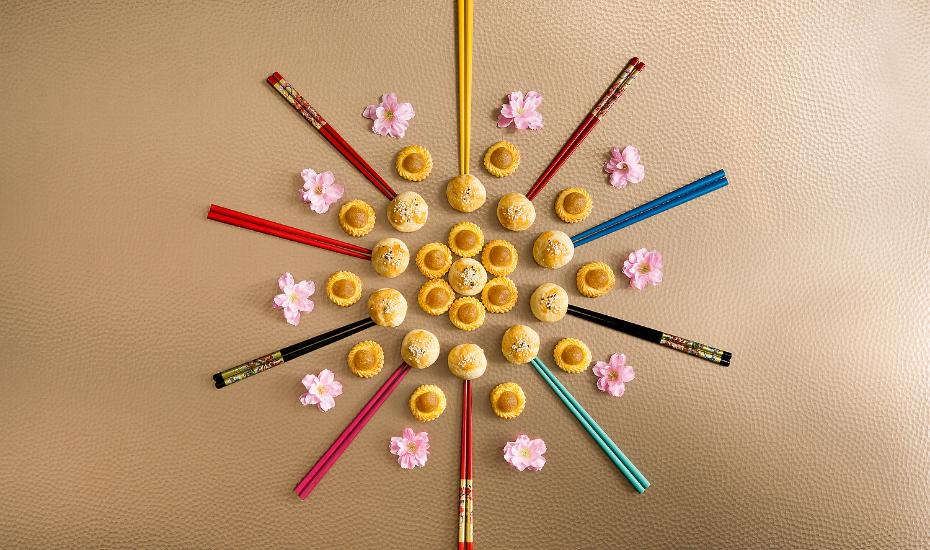 Chinese New Year Reunion Dinners in Singapore, 2017: Yu sheng, pen cai and whole suckling pigs at InterContinental Singapore