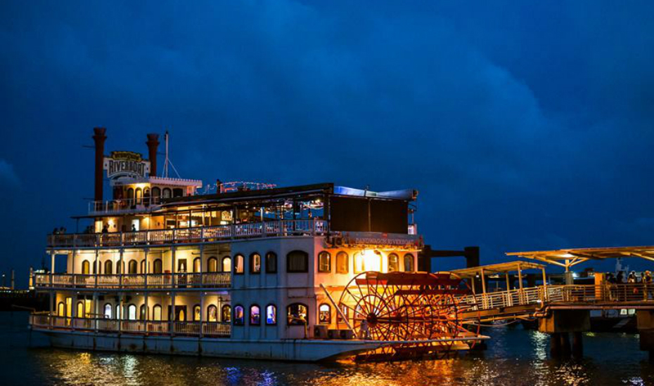 Beats on a boat: There’s a dance party happening on a Mississippi riverboat ’til sunrise this weekend