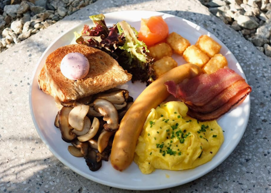 English breakfast in SIngapore: Symmetry