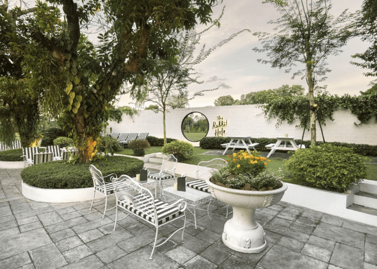 Amazing alfresco restaurants for dining in gorgeous gardens, under the stars and by the beach