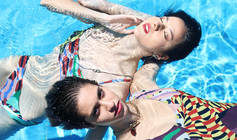 Singapore style: What to wear for a luxury poolside brunch and staycation with your friends in Singapore