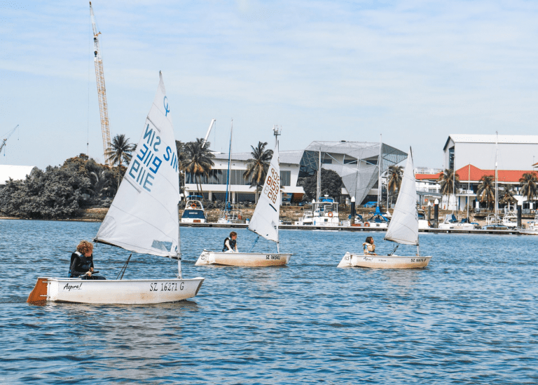 Let's go sailing at the best clubs in Singapore
