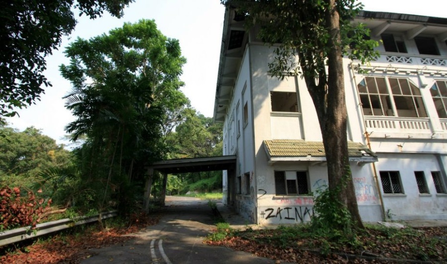Are you afraid of these creepy houses, eerie spaces and haunted places in Singapore?