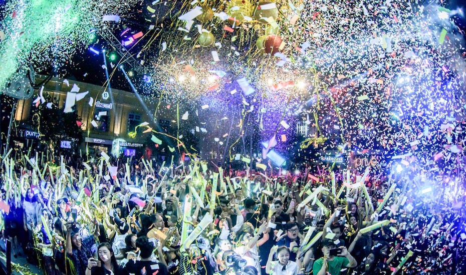 Clarke Quay is throwing one the craziest, free NYE parties in Singapore