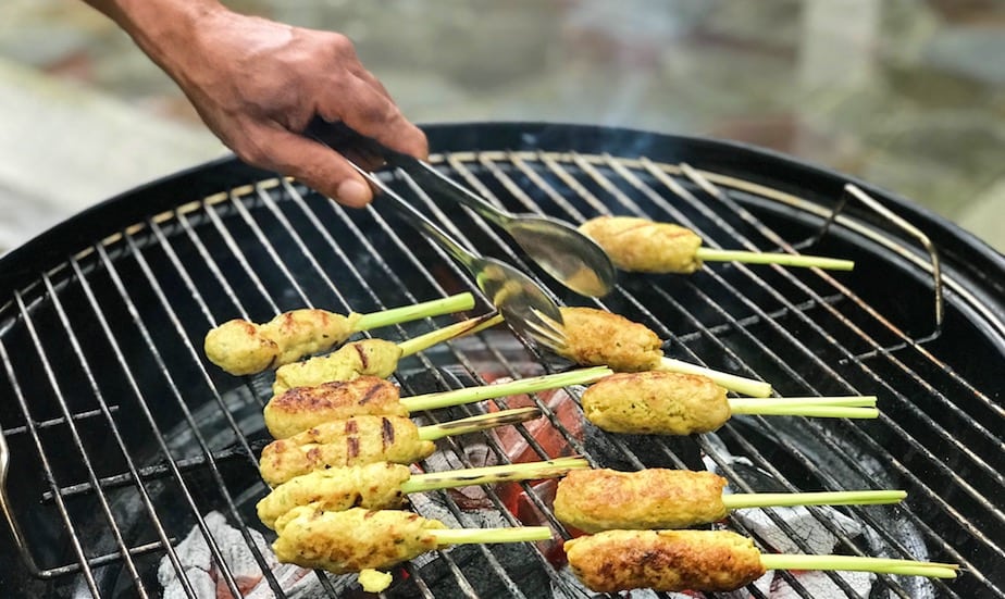 Learn how to make sate lilit: minced pork seasoned with turmeric, ginger and torch flower on a lemongrass skewer.