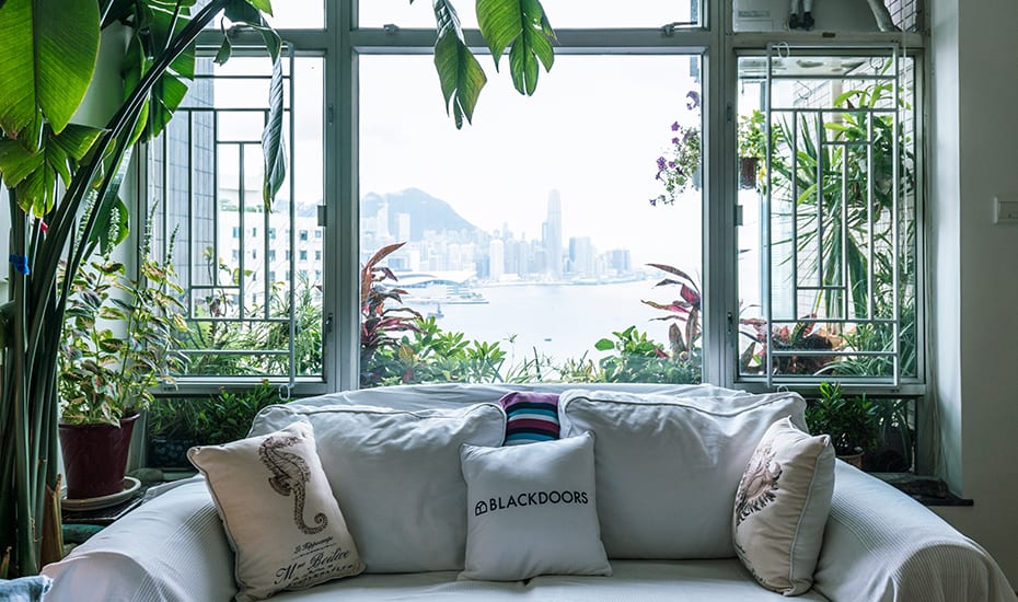 Fancy a hotel stay in Hong Kong without the crazy price tag? Try a premium home with hotel service at BlackDoors.