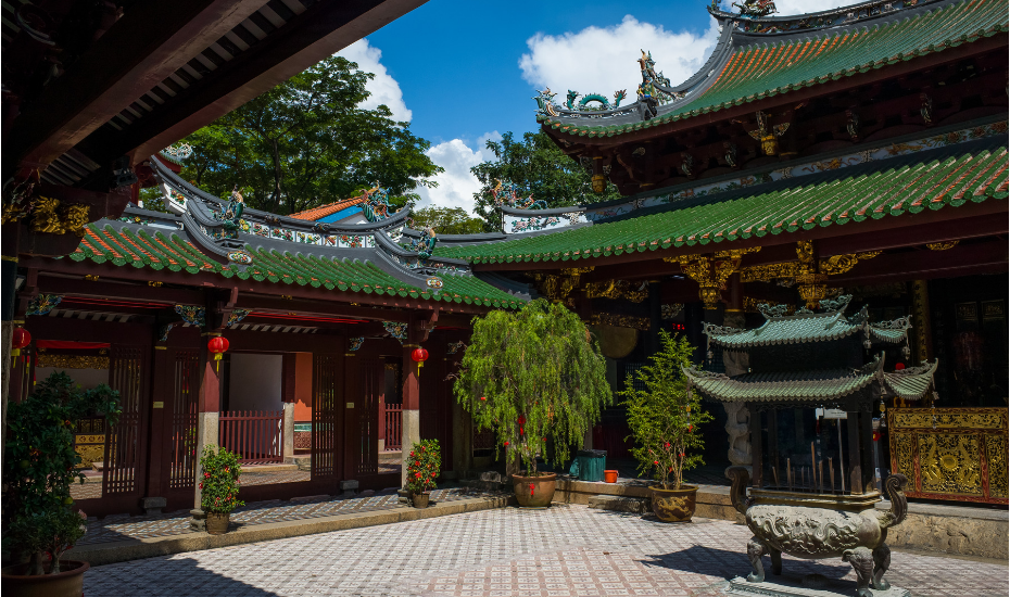 This brand new tour takes us through the cultural and maritime heritage of Telok Ayer, Amoy Street and Kampong Glam