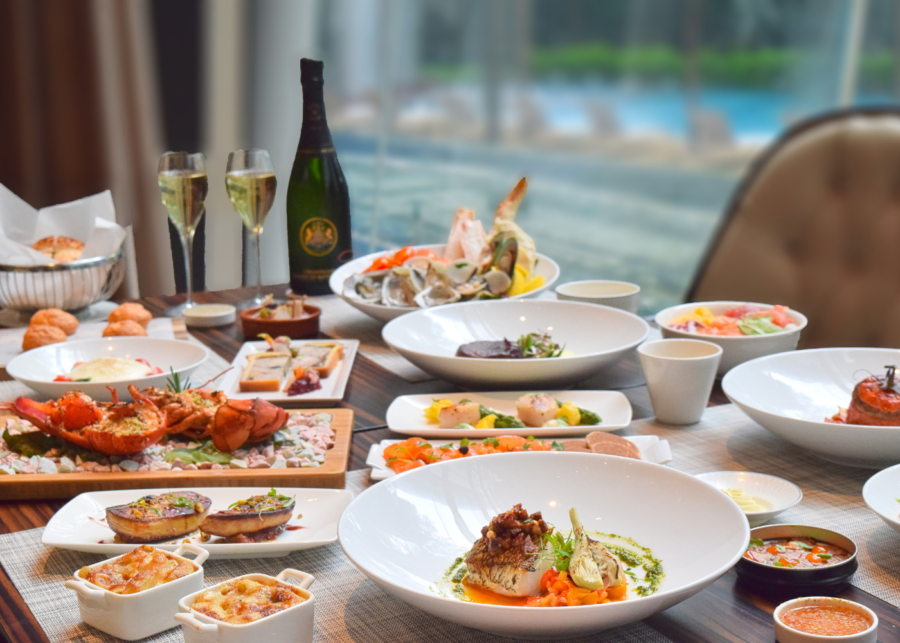 Boozy brunches to start your weekend right: Bottomless cocktails, endless buffets and all that champagne