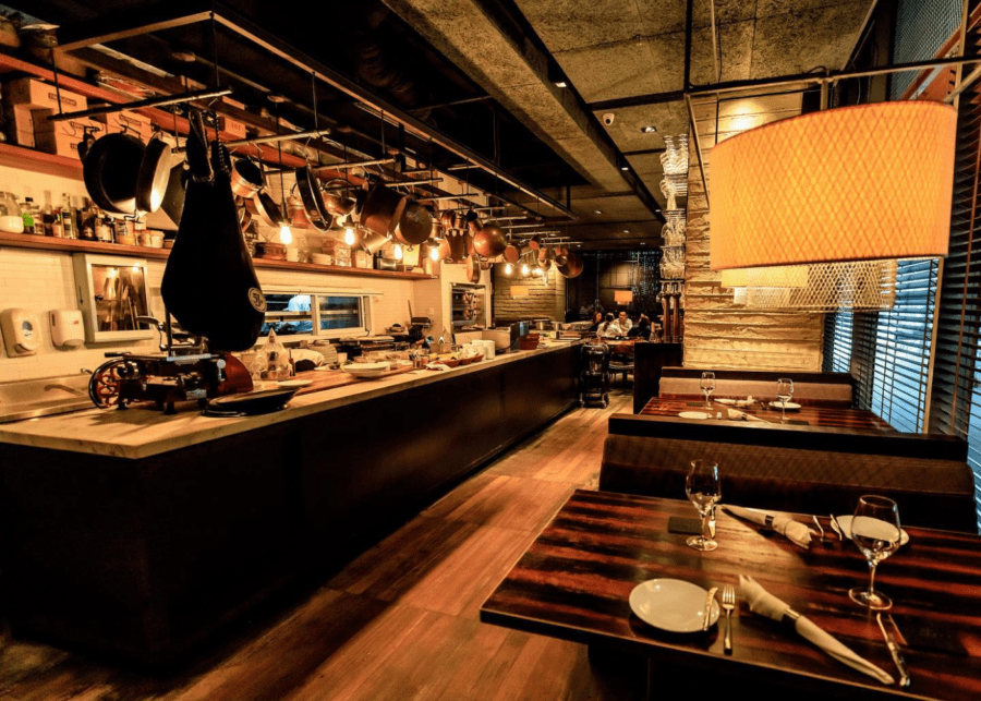 bedrock bar and grill | romantic restaurants singapore