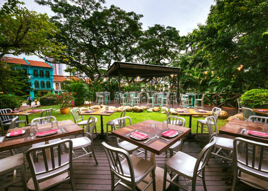 outdoor dining singapore: latteria mozzerella bar