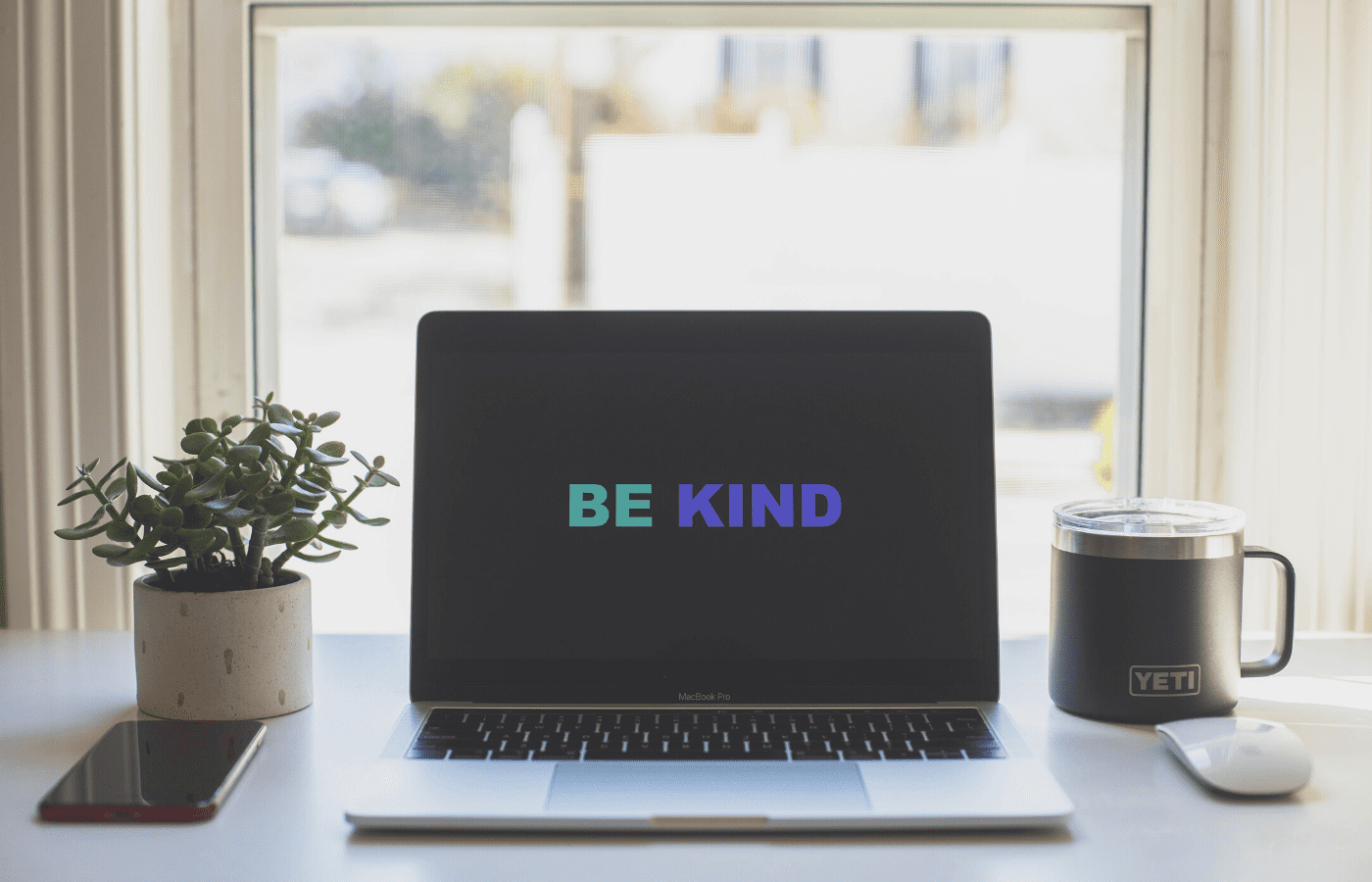 be kind words on laptop | inspiring stories covid-19