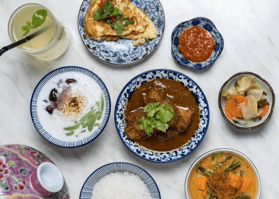 Peranakan food in Singapore: Tingkat peramakan