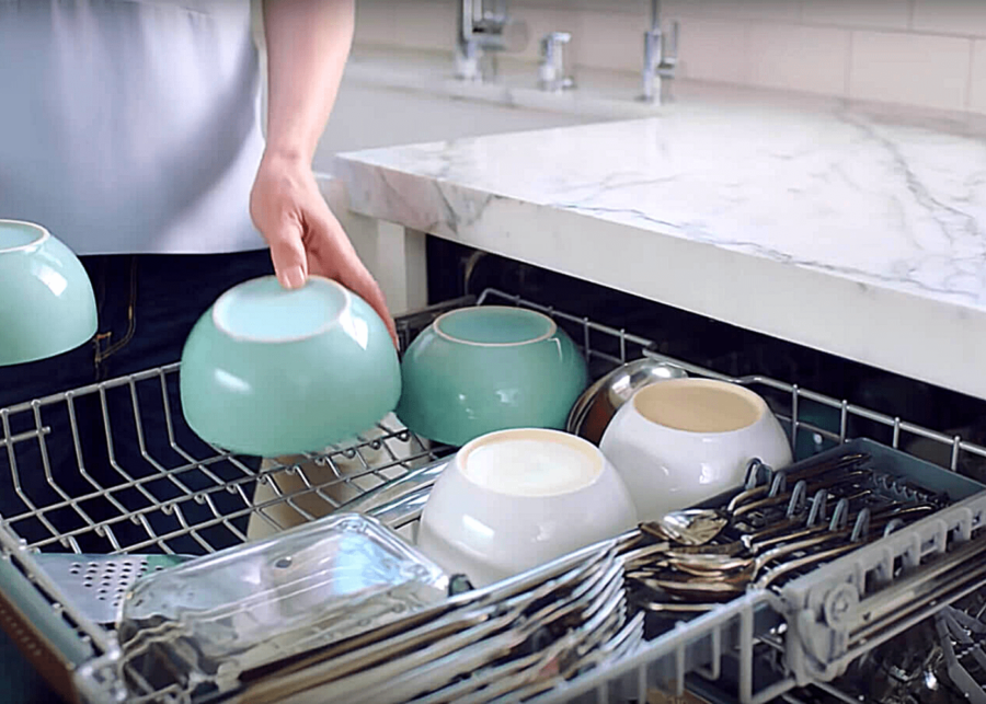 Why using a dishwasher is better than handwashing