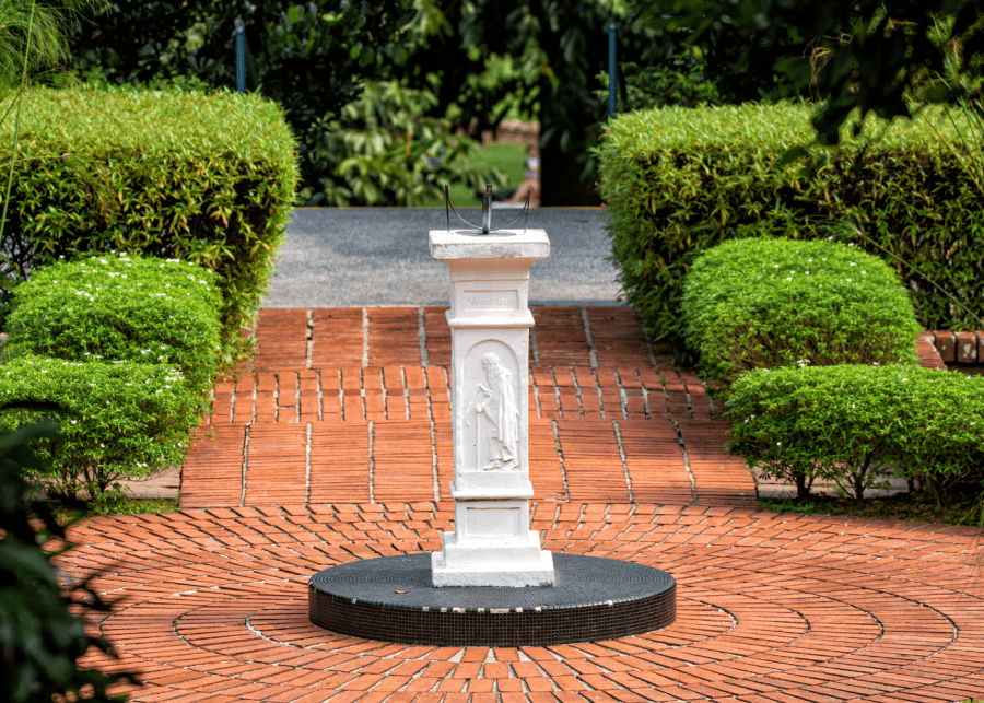 Sundial Garden | Singapore Botanic Gardens