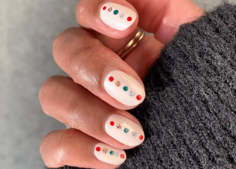 christmas-nail-dot-design