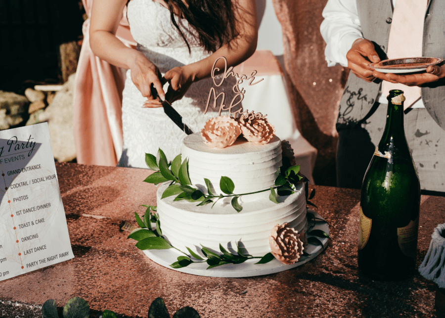 11 of the Best Naked Wedding Cakes| Selected Venues