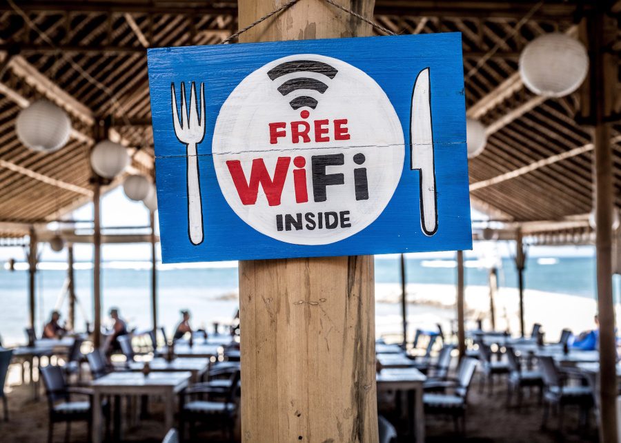 travel hacks singapore | get around with public wifi and offline maps