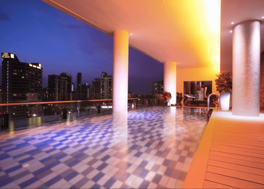 quincy-hotel-singapore-qool-weekend-sheltered-infinity-pool