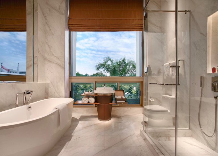 9 best romantic hotels and staycations in Singapore