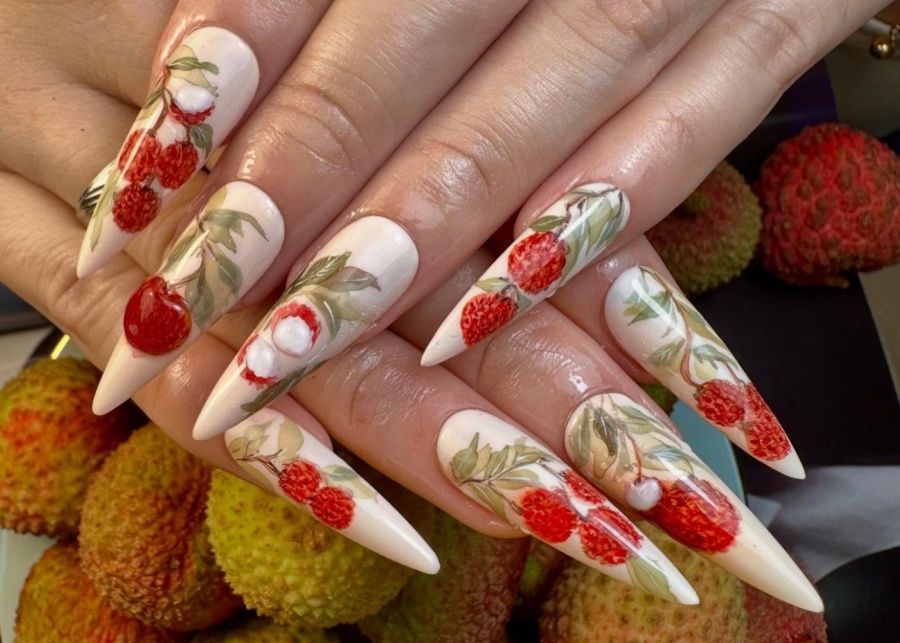 Best nail salons in Singapore - Hanah Nails bold nail art design