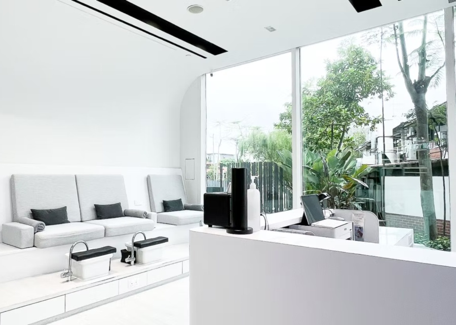 Best nail salons in Singapore - The Nail Artistry plush seating area