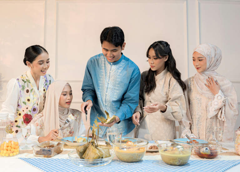 Hari Raya in Singapore: Traditions, Visiting Etiquette, and Tips