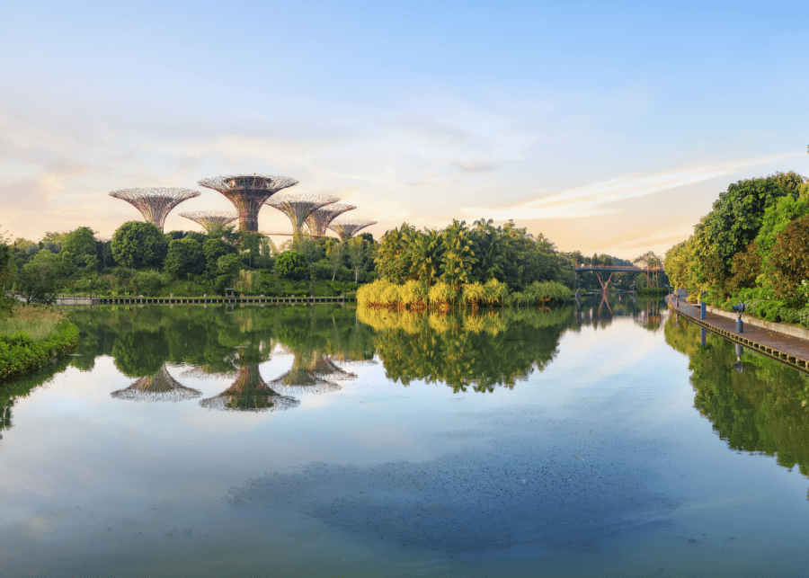 hiking in singapore | gardens by the bay water