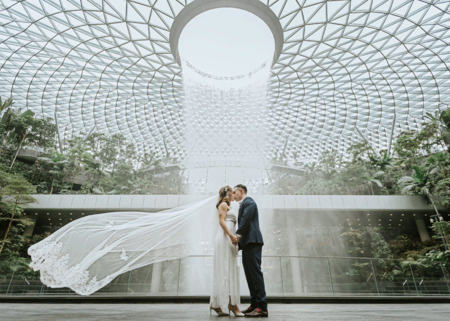 Pre-wedding photoshoot locations in Singapore | Jewel Changi Airport