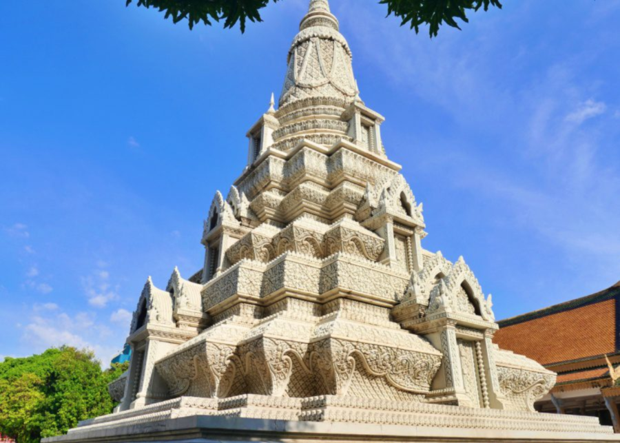 royal palace - phnom penh things to do