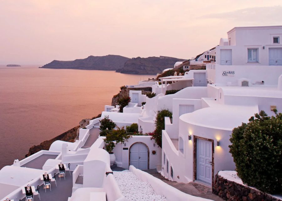 Instagrammable hotels | Canaves Oia Luxury Resorts, Greece