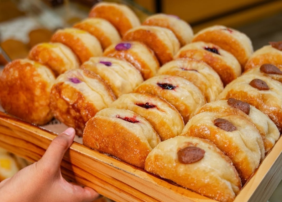 Best bakeries in Singapore - The Fat Kid Bakery tray of sourdough bombos