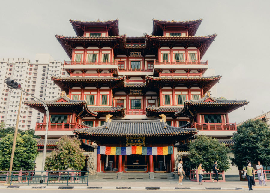 buddha tooth relic temple - free things to do in singapore